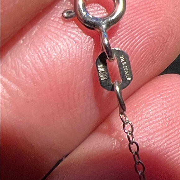 Elegant Silver Cross Pendant Necklace - Picture 4 of 4